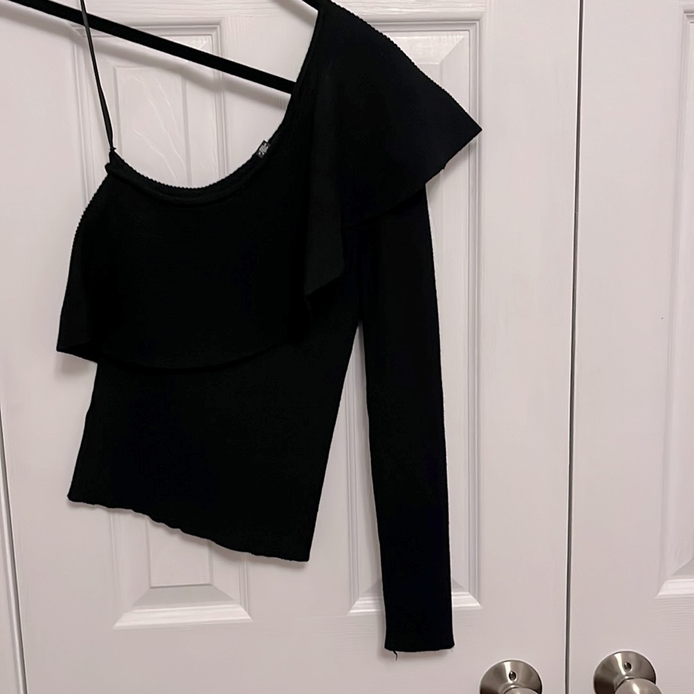 Design Lab black one sleeve ribbed sweater - Picture 3 of 3